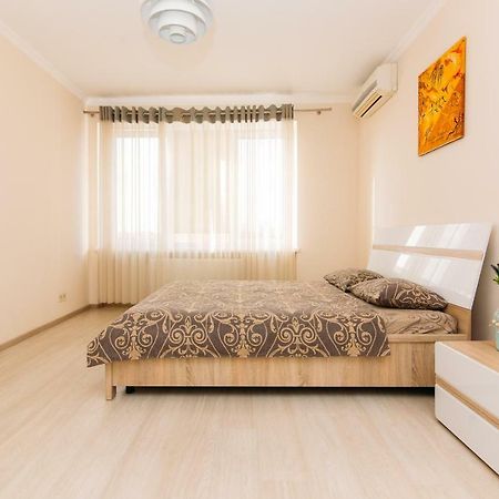 Luxury Studio Apart-Hotel In Centre 2 Room Sumy Ngoại thất bức ảnh