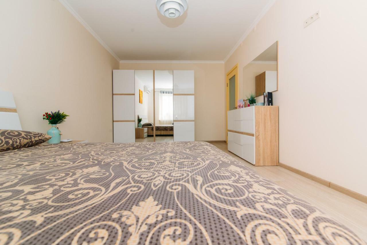 Luxury Studio Apart-Hotel In Centre 2 Room Sumy Ngoại thất bức ảnh
